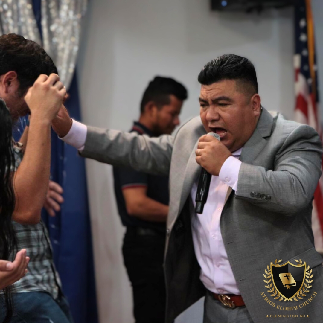 Apostol Colop preaching